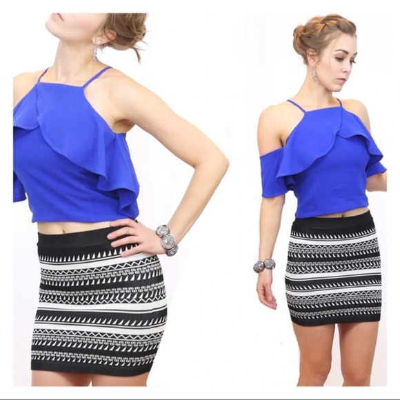 Off the shoulder wear two way crop top - Picture 1 of 5
